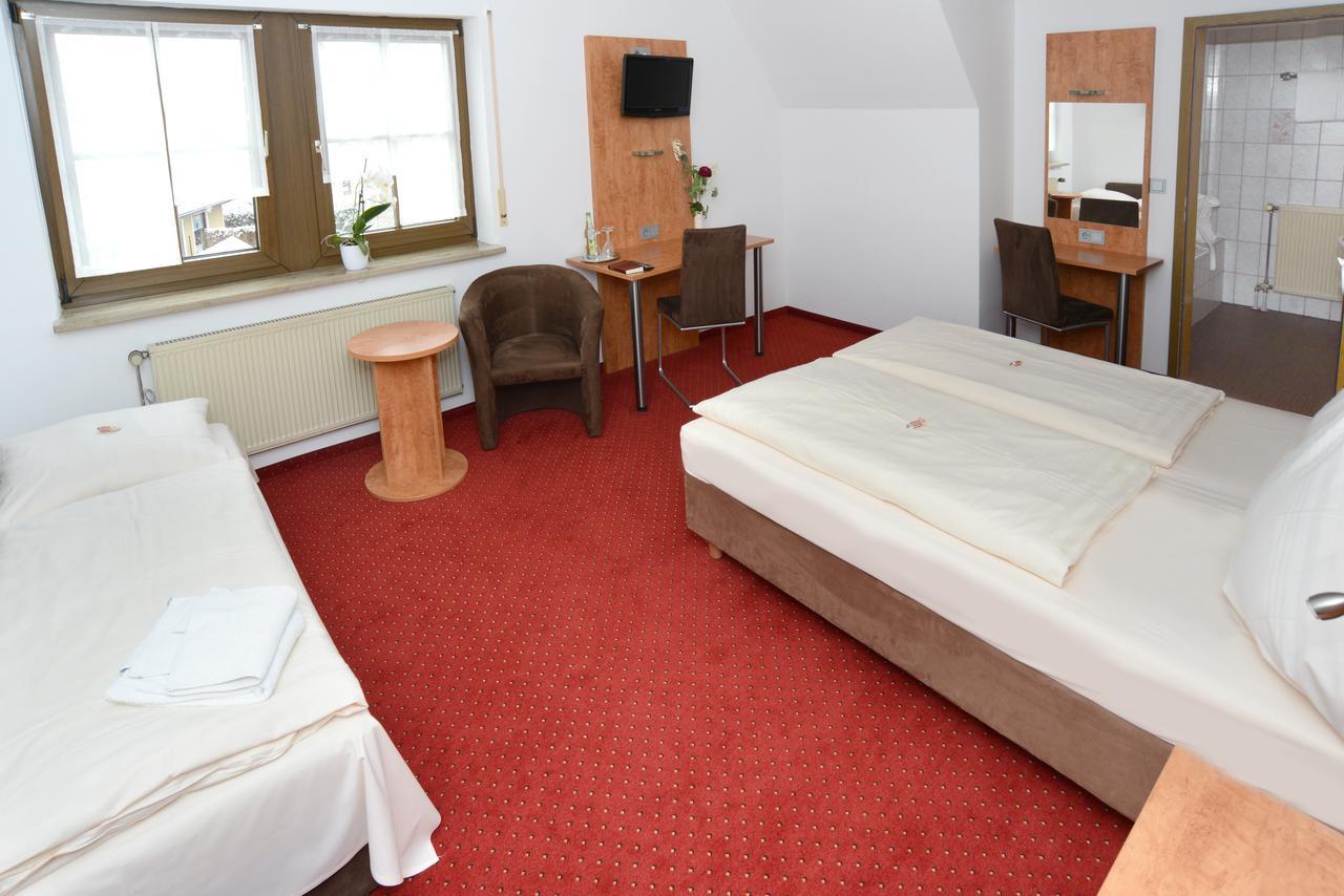 Hotel Jaegerhof Рот Екстериор снимка